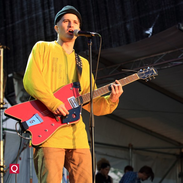 Cole Alexander vom Garage Schwergewicht Black Lips Das Publikum ging von Anfang an super mit und die Band bedankte sich mit Hits wie 