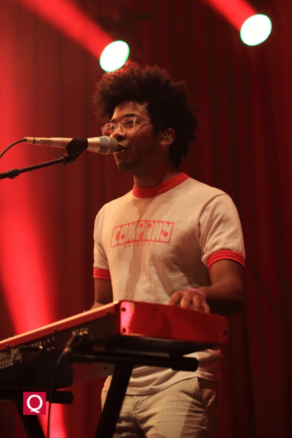 TORO Y MOI