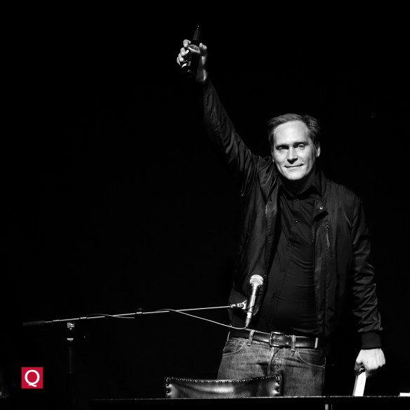 052TheesUhlmann_ThomasQuack153614sq_bw