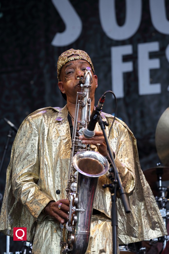 007IdrisAckamoor_ThomasQuack157318